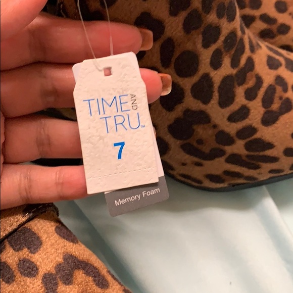 Time and tru size 7 women’s boots with memory foam - Picture 7 of 7